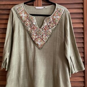 Soft Surroundings breezy romantic embroidered top size M - gorgeous colours
